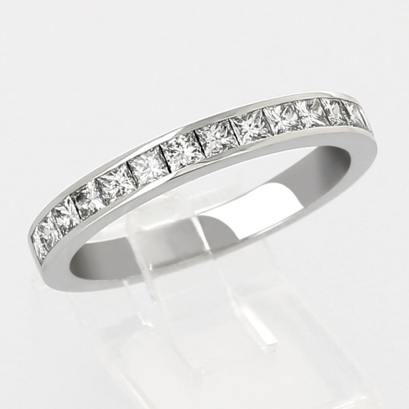 Alliance mariage serti rail diamants princesses 0,70 carat-or 18 carats