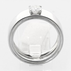 Solitaire or et diamant Patricia. Modèle corps ruban avec un diamant de 0,40 ct serti sur chaton 4 griffes - or 18 carats. 2