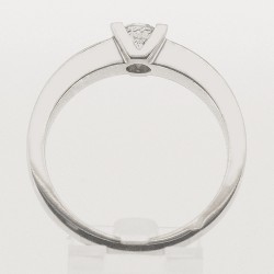 Solitaire or et diamant Laurie. Chaton en V 4 griffes avec diamant de 0,30 ct - or 18 carats. 2