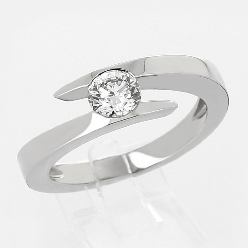 Solitaire or et diamant Jeanne 0,40ct, modèle ajouré contemporain serti demi clos - en or 18 carats