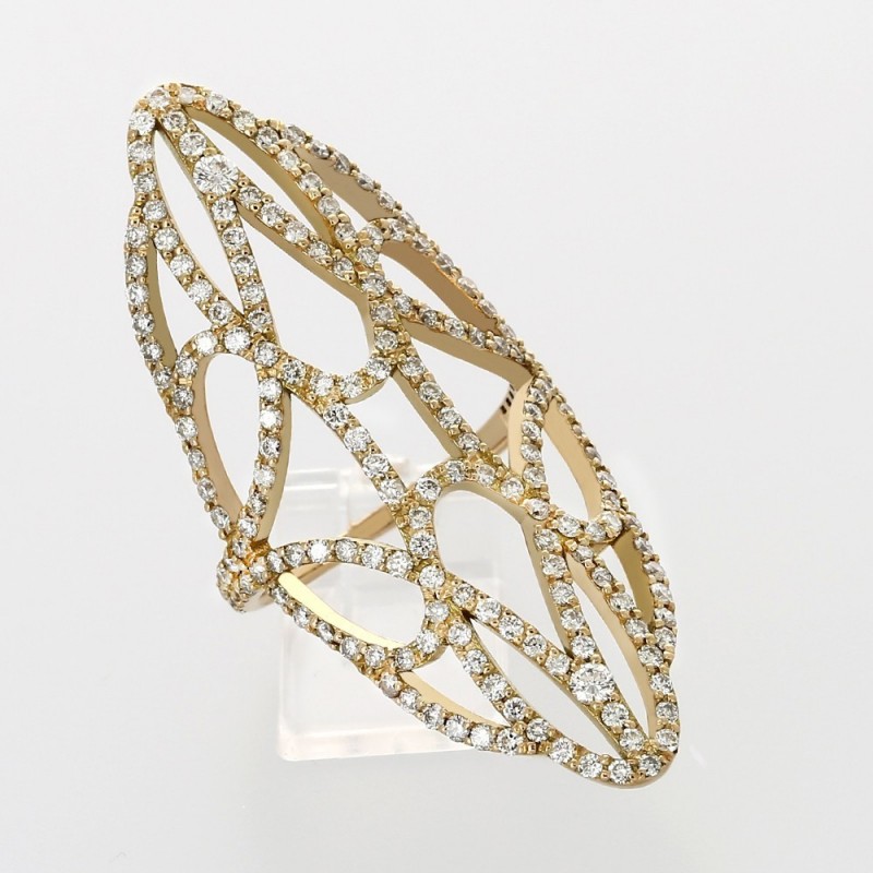 Bague marquise dentelle contemporaine montée en or 18 carats sertie de 188 diamants pour un poids total de 2,05 carats