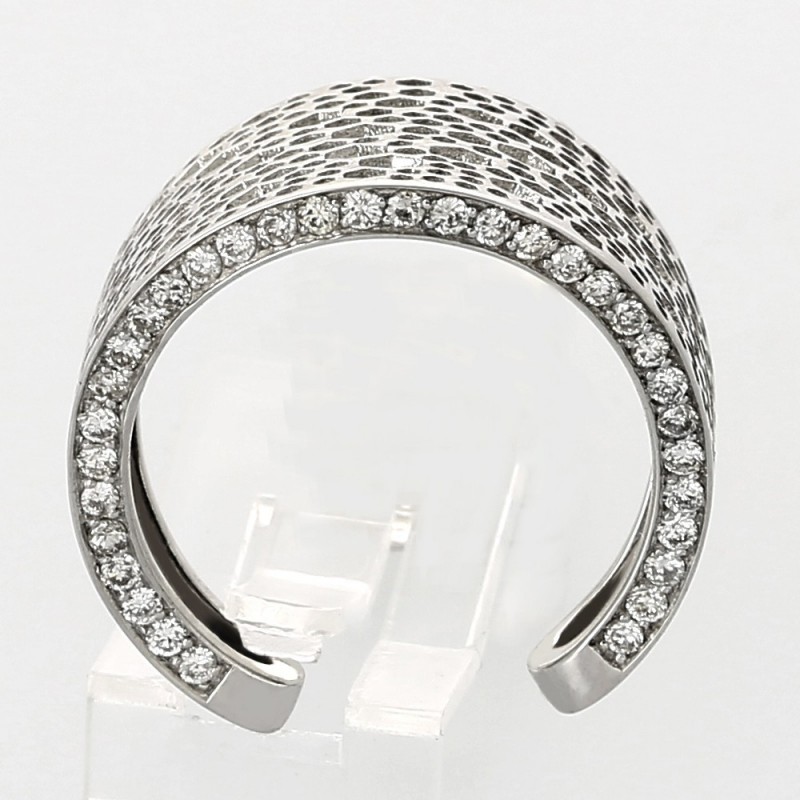 Bague or et diamants Lune. Demi anneau large ajouré avec côtés sertis de diamants - or 18 carats