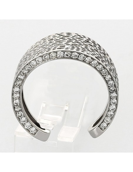 Bague or et diamants Lune. Demi anneau large ajouré avec côtés sertis de diamants - or 18 carats