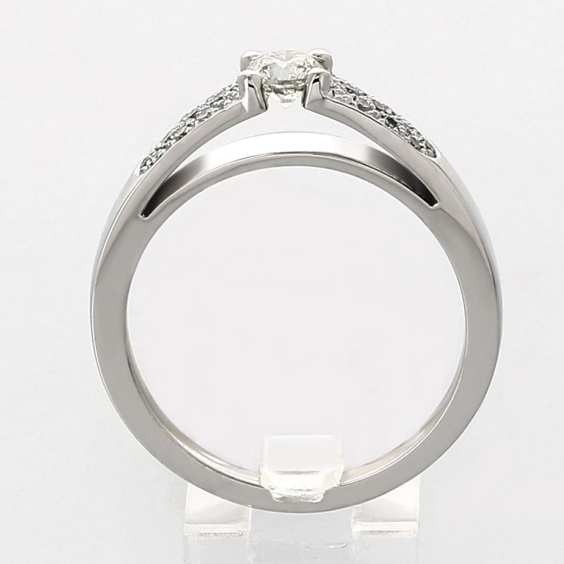 Solitaire or et diamants Stéphanie. Demi corps pavé diamants - or 18 carats Solitaire or et diamants Stéphanie. Demi corps pavé diamants - or 18 carats
