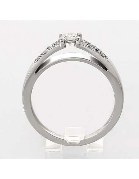 Solitaire or et diamants Stéphanie. Demi corps pavé diamants - or 18 carats Solitaire or et diamants Stéphanie. Demi corps pavé diamants - or 18 carats