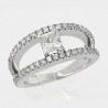 Solitaire or et diamants Sarah. Diamant taille princesse de 0,80 ct, deux anneaux pavés mini-griffes - or 18 carats