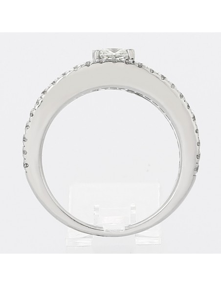 Solitaire or et diamants Sarah. Diamant taille princesse de 0,80 ct, deux anneaux pavés mini-griffes - or 18 carats