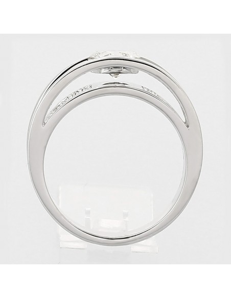 Solitaire accompagné serti demi clos 0,83 carat - or 18 carats