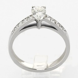 Solitaire or et diamants Jade. Diamants poire accompagné de diamants princesse - or 18 carats 2
