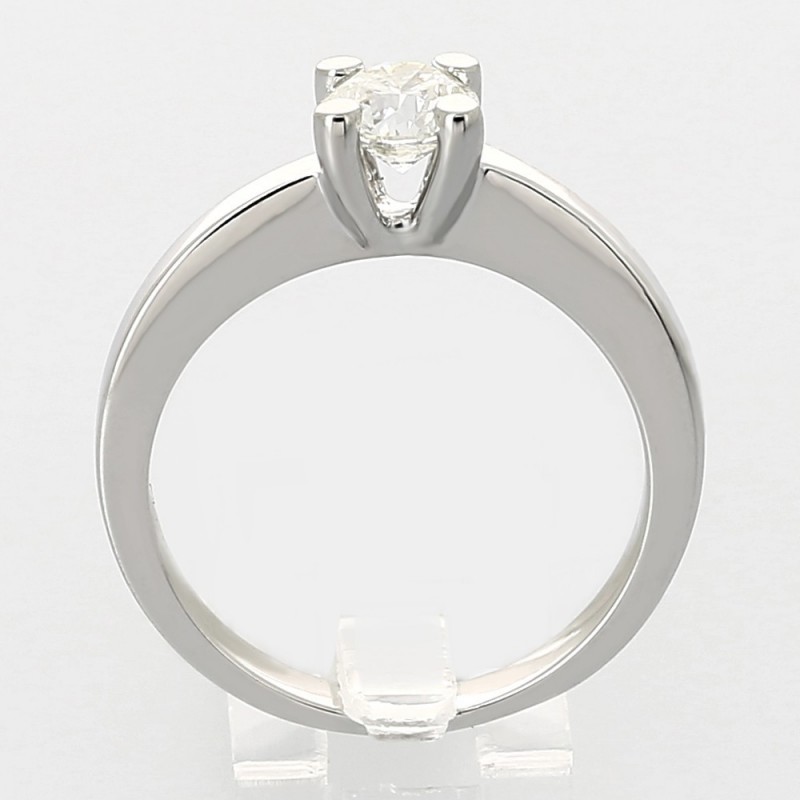 Solitaire or et diamant Marion. Diamant serti sur un chaton 4 griffes - or 18 carats.