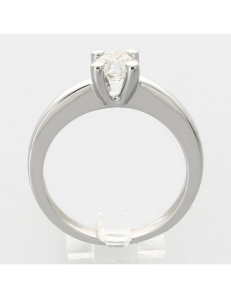 Solitaire or et diamant Marion. Diamant serti sur un chaton 4 griffes - or 18 carats.