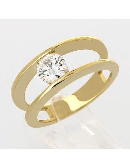 Solitaire or et diamant Anaelle. Modèle double corps avec un diamant serti entre les deux anneaux - or 18 carats