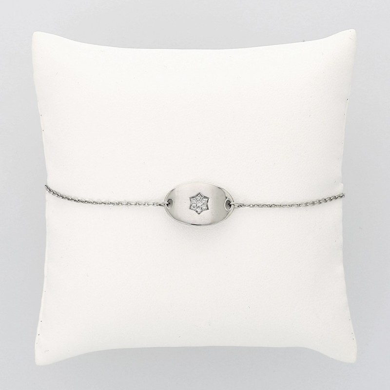 Bracelet enfant ovale motif étoile or 18 carats 7 diamants