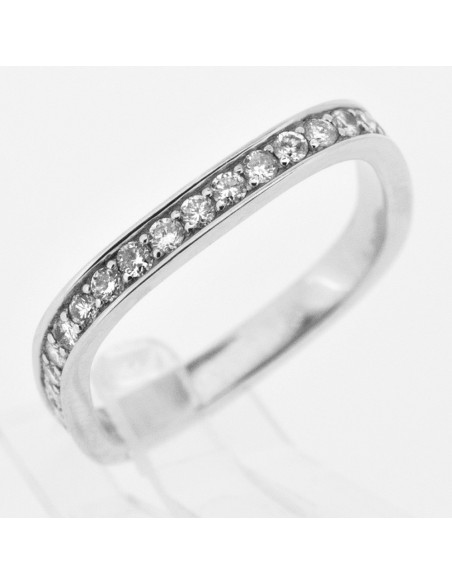 Alliance pour femme carré sertie de diamants en or 18 carats 