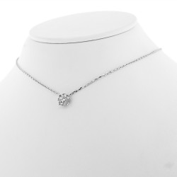 Pendentif rond serti de diamants sur griffes en or 18 carats
