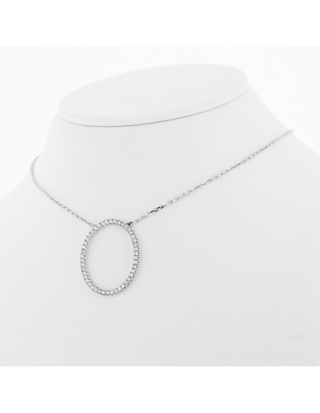 Collier avec pendentif ovale pavé de diamants sertis mini-griffes en or 18 carats