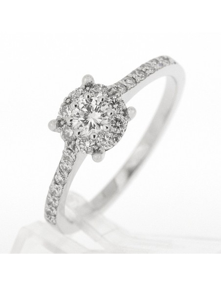 Solitaire illusion Léa GM. modèle pavé de 0,52 ct de diamants - or 18 carats