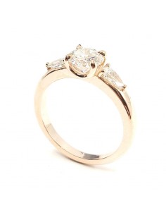 Bague or et diamants Belle d'Amour. diamant central de 0,73 ct - or 18 carats