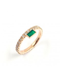 Bague émeraude et diamants Amazone . Tour complet avec émeraude en décalé  - or 18 carats.