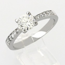 Solitaire or et diamants Venise. - or 18 carats.