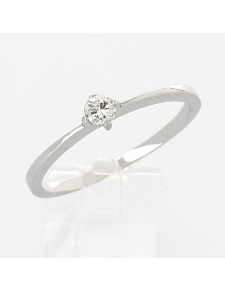 Solitaire or et diamant Nadia. Un diamant serti sur chaton 4 griffes - or 18 carats